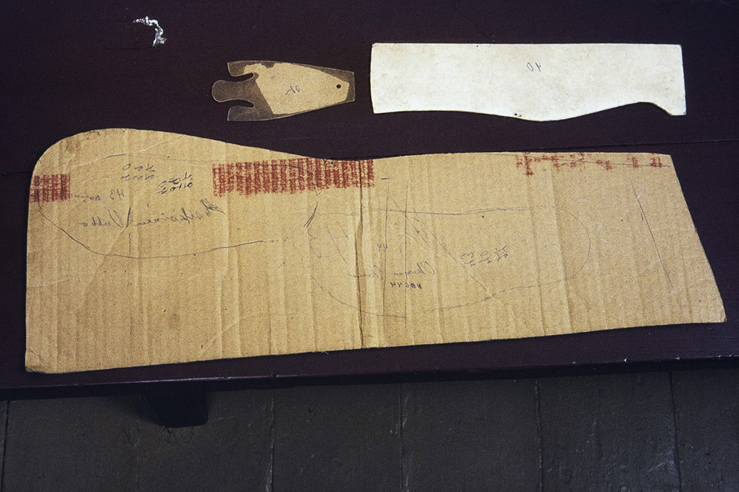 2_2282_013_valmis_netti Long-shafted Finnish boot design, 1982. Photo: Kari Jämsén / KUHMU