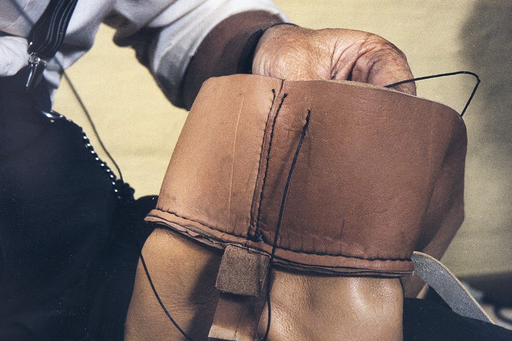 37_2282_106_valmis_netti Vertical Sewing, 1982. Photo: Kari Jämsén / KUHMU