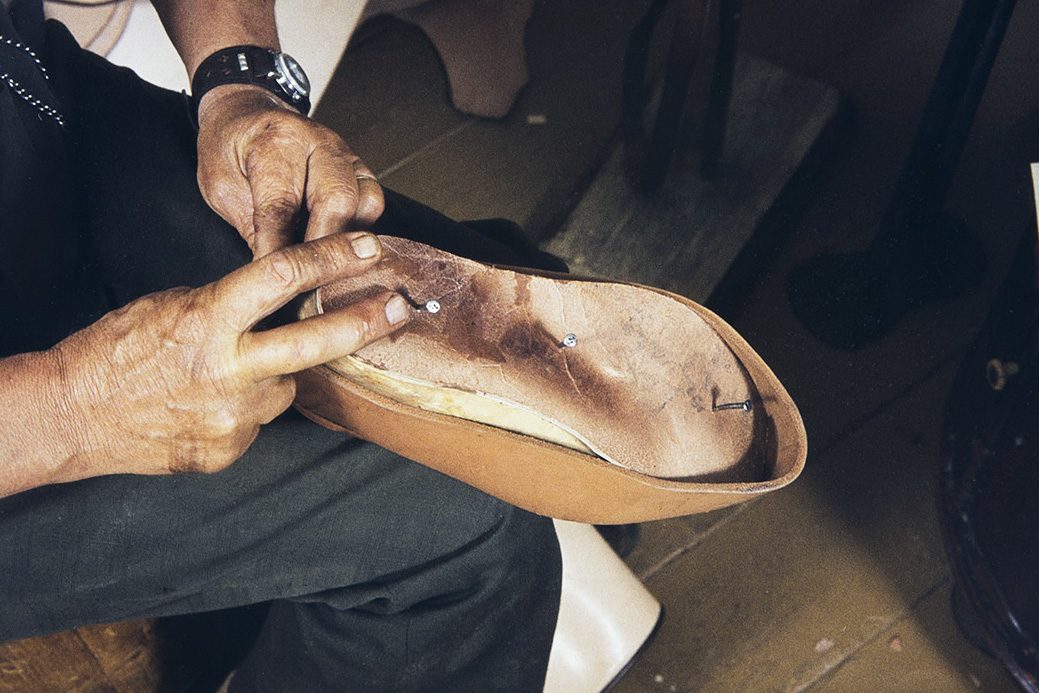46_2282_110_valmis_netti Колодка устанавливается в сапог, 1982 г. Снимок: Кари Ямсен / КУХМУ