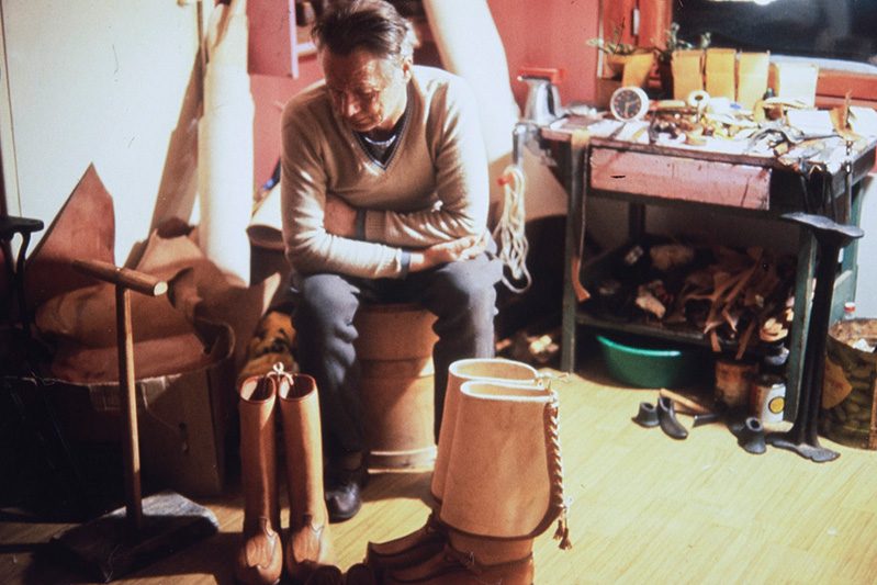 5000_0004_valmis Shoemaker Vihtori Heikkinen, 1978. When factory-made footwear production forced shoemakers to move to other industries, Vihtori Heikkinen worked as a farmer for 10 years. During that time, he continued to make his own footwear. After retirement, Heikkinen continued making traditional footwear and lead shoemaker training courses. Photo: Juha Miettinen / KUHMU