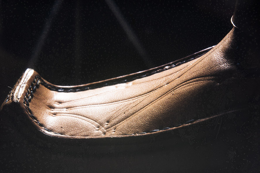 60_2282_202 Valmis kuvio päällisen (kauto) päällä v. 1982. Kuva: Kari Jämsén / KUHMU