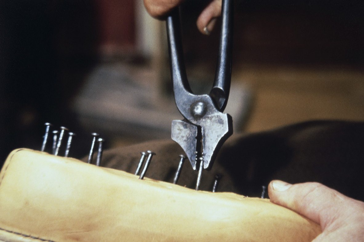 62_5000_0079_valmis_netti Covering nails are removed, 1978. Photo: Juha Miettinen / KUHMU